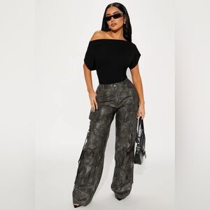 Fashion Nova Elegant Black Gathered Top off the shoulder New Size M